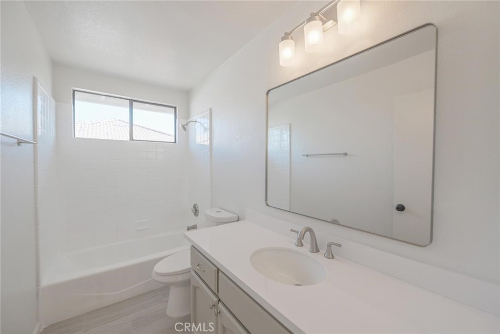 7558 Newhall Avenue Property Photo 13