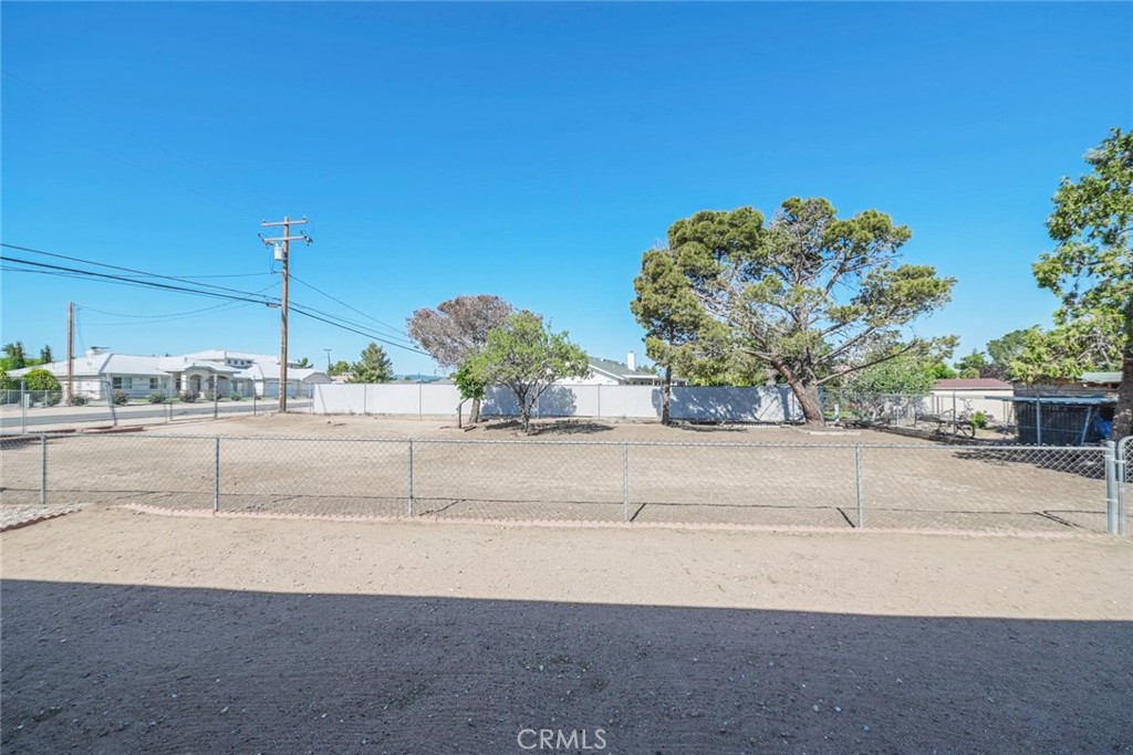 7558 Newhall Avenue Property Photo 16