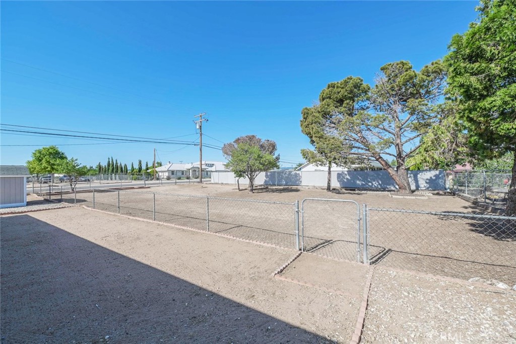 7558 Newhall Avenue Property Photo 18