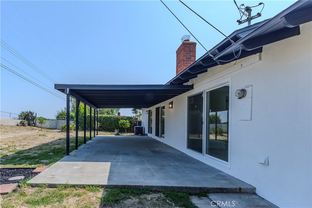 5541 Edgemont Property Photo 5