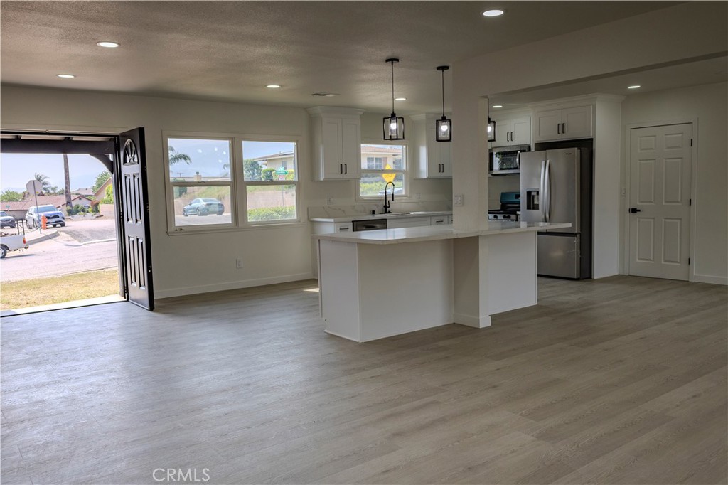5541 Edgemont Property Photo 8