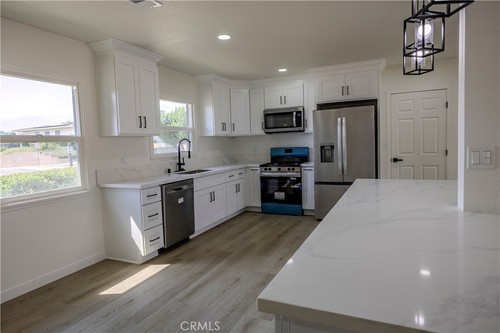 5541 Edgemont Property Photo 11