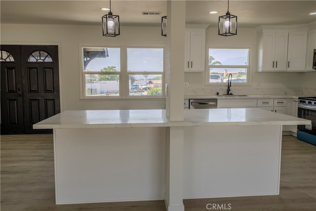 5541 Edgemont Property Photo 14