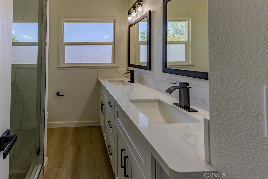 5541 Edgemont Property Photo 22