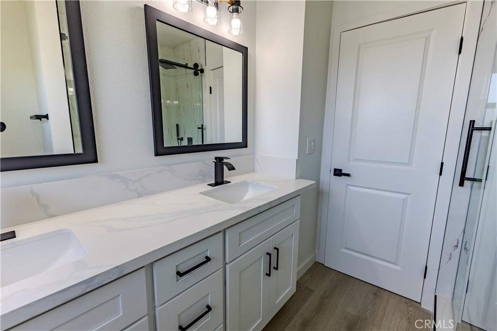 5541 Edgemont Property Photo 24