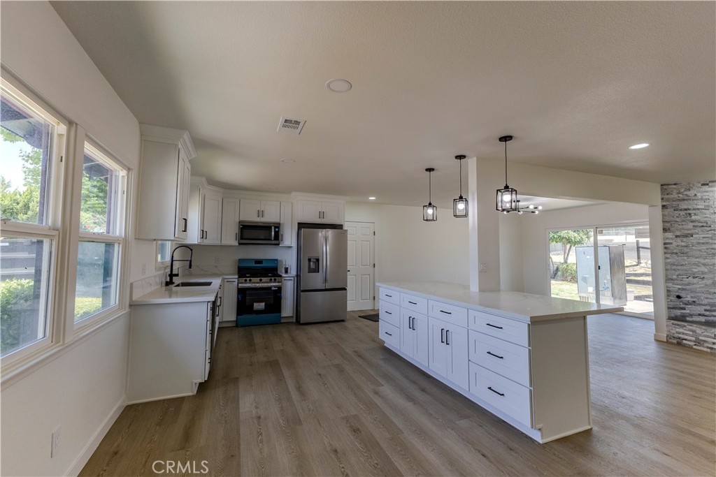 5541 Edgemont Property Photo 38