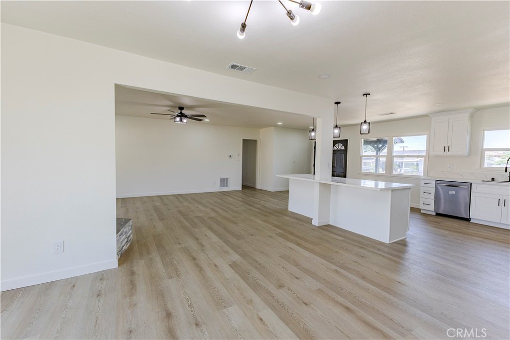 5541 Edgemont Property Photo 40