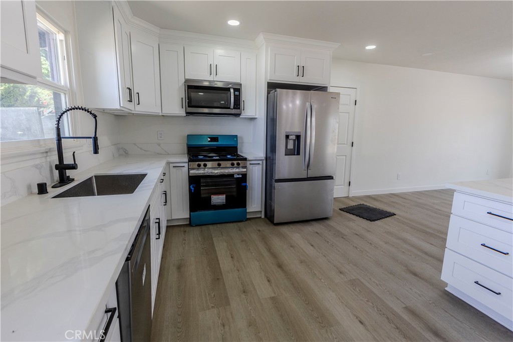 5541 Edgemont Property Photo 42