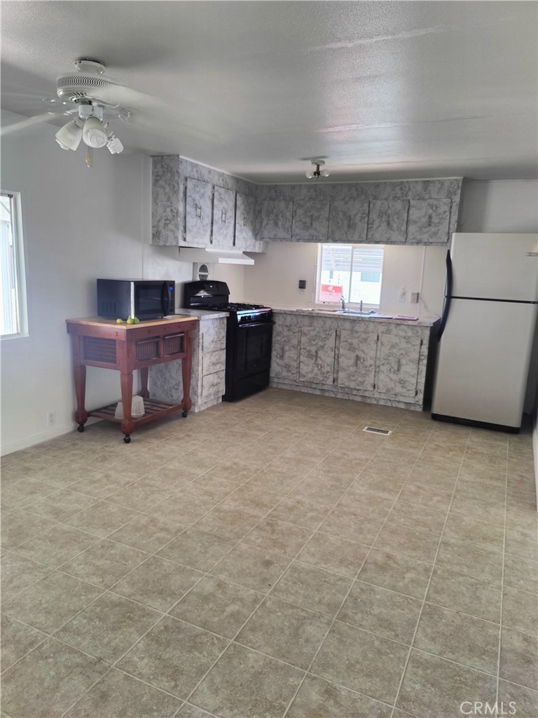 26245 Baseline Street 22 Property Photo 9