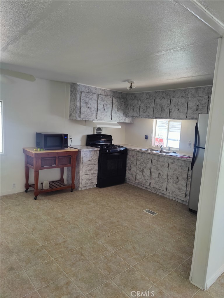 26245 Baseline Street 22 Property Photo 10