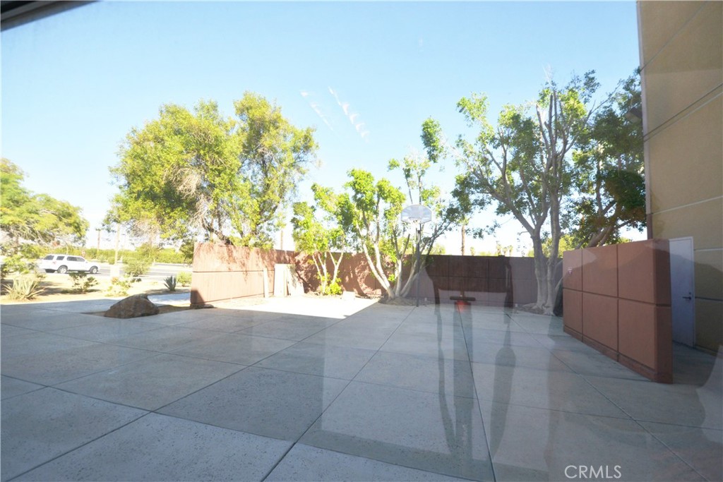 750 N Gene Autry Trail Property Photo 14