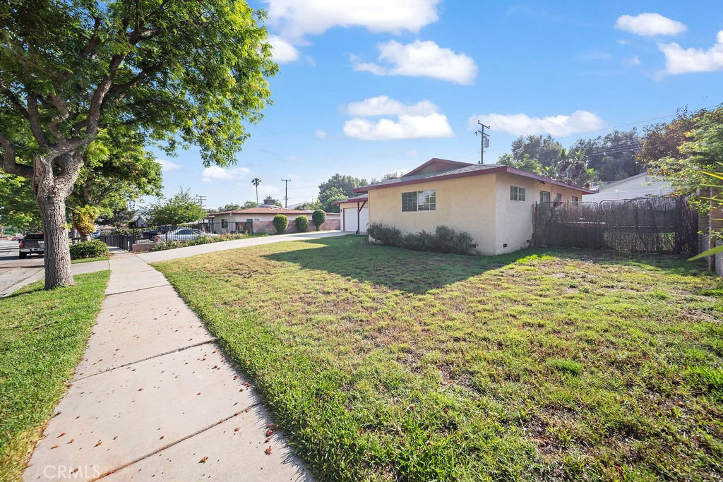 5150 N Berkeley Avenue Property Photo 3
