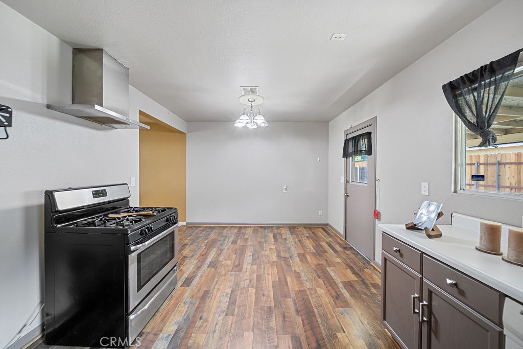 5150 N Berkeley Avenue Property Photo 12