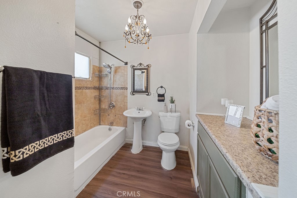 5150 N Berkeley Avenue Property Photo 13