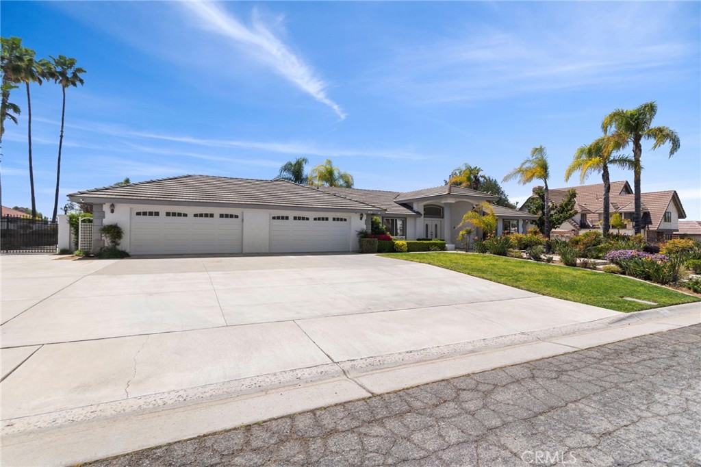 1042 Coronet Drive Property Photo 1