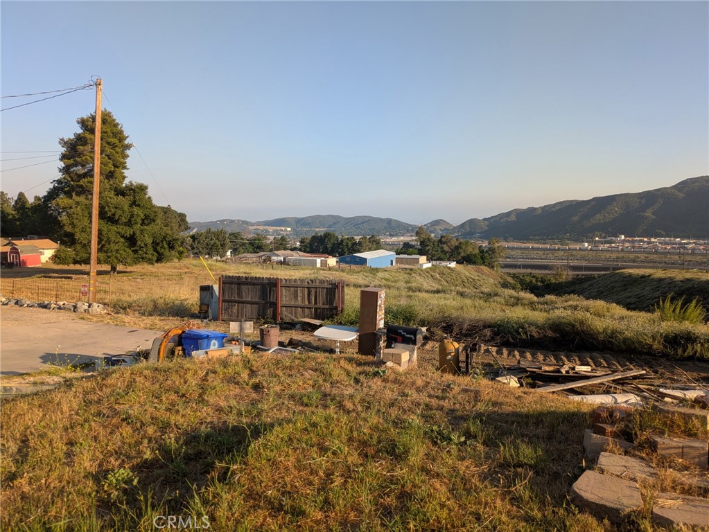 17928 Hillcrest Drive Property Photo 8
