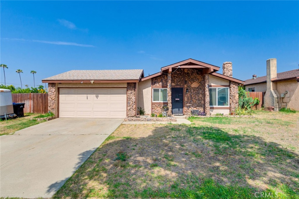2148 S Sultana Avenue Property Photo 1