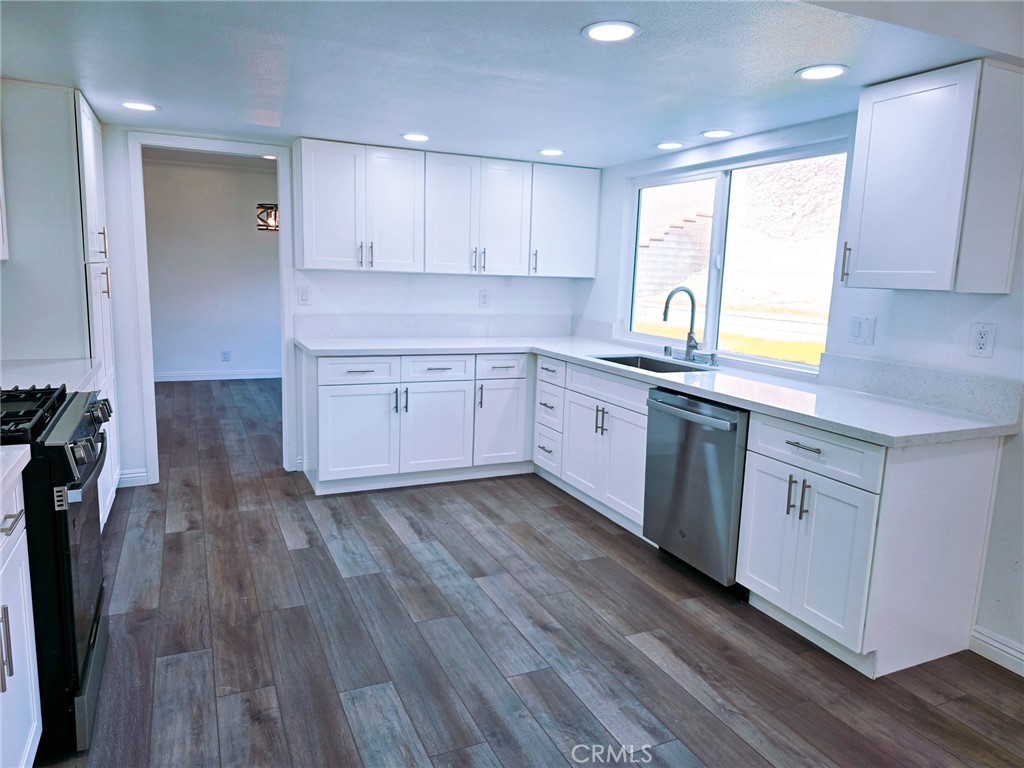 10672 Finch Avenue Property Photo 7