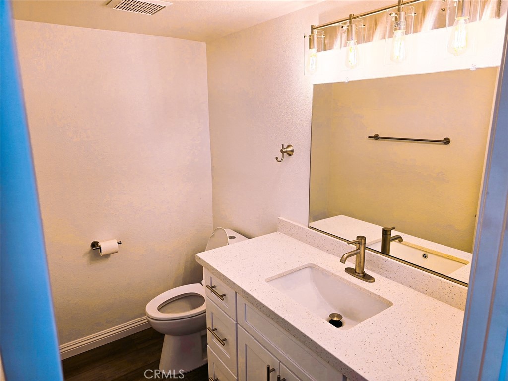 10672 Finch Avenue Property Photo 18
