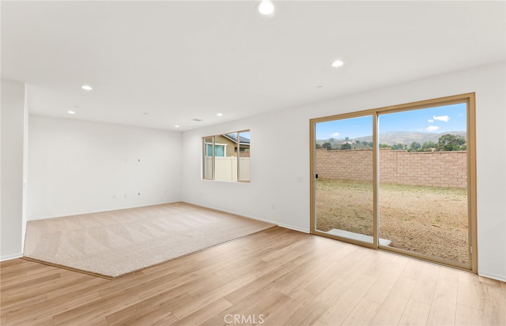 27181 Denali Peak Road Property Photo 6
