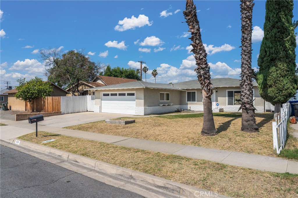 624 N Yucca Avenue Property Photo 2