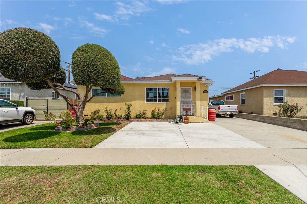 15316 Flallon Avenue Property Photo 1
