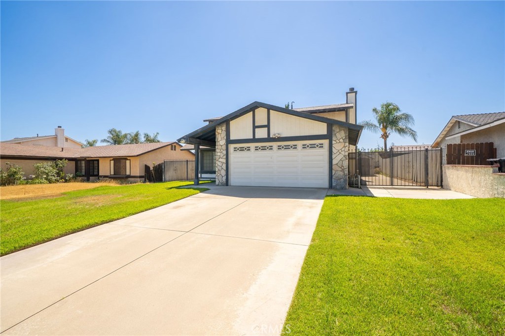194 S Macy Street Property Photo 1