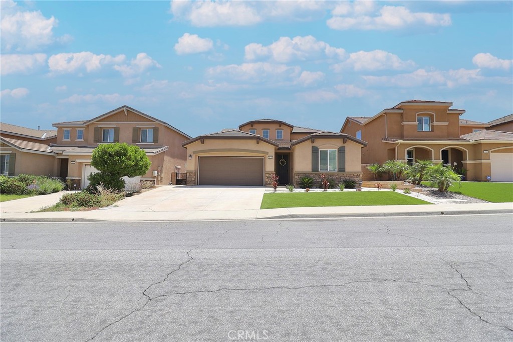 3628 Sugarberry Court Property Photo 2