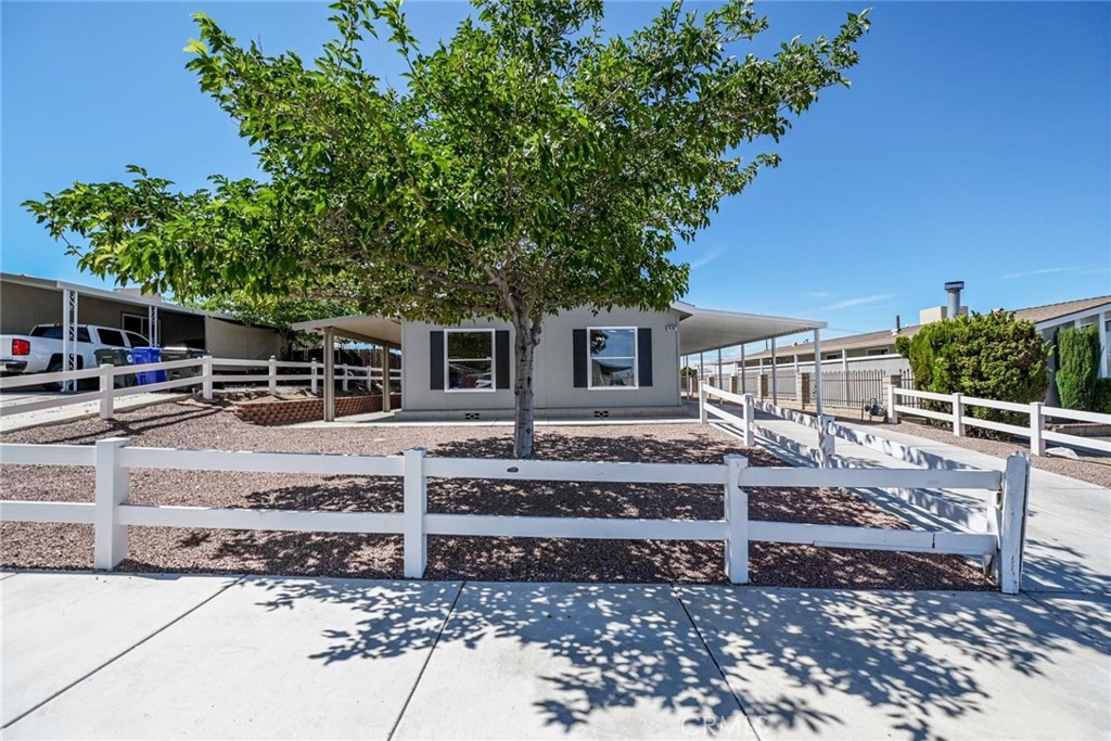 16307 Wimbleton Drive Property Photo 1