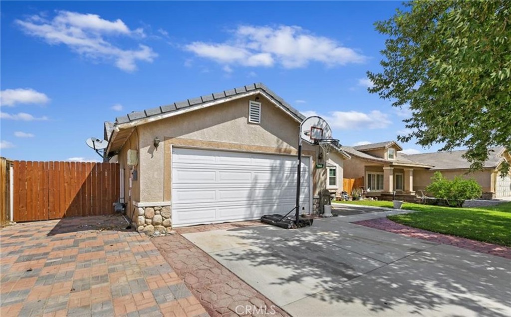 10982 Sherman Way Property Photo 1