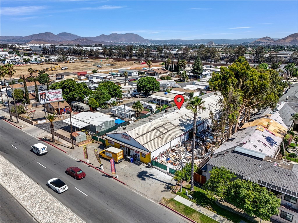 18189 Valley Boulevard Property Photo 4