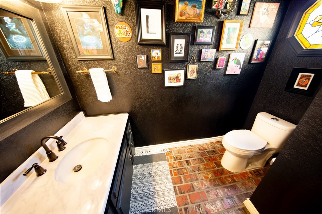 13685 Hidden Valley Road Property Photo 15