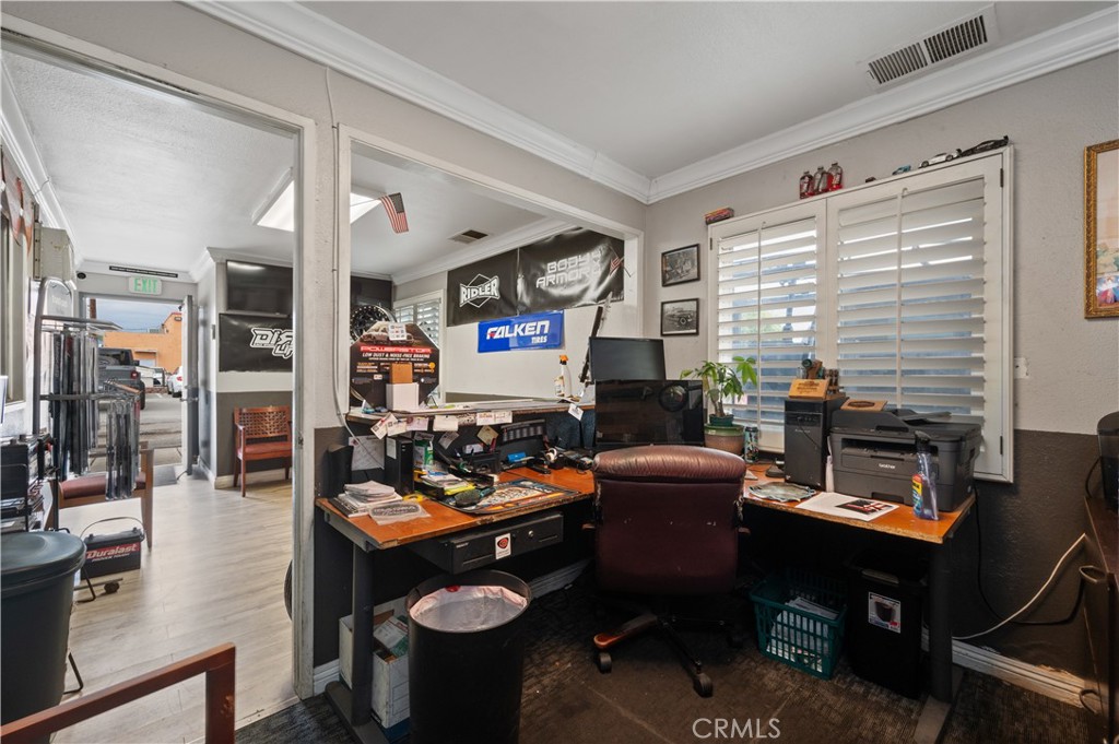 455 S La Cadena Drive Property Photo 3