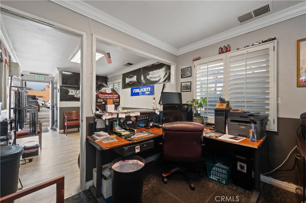 455 S La Cadena Drive Property Photo 3