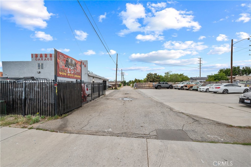 455 S La Cadena Drive Property Photo 13