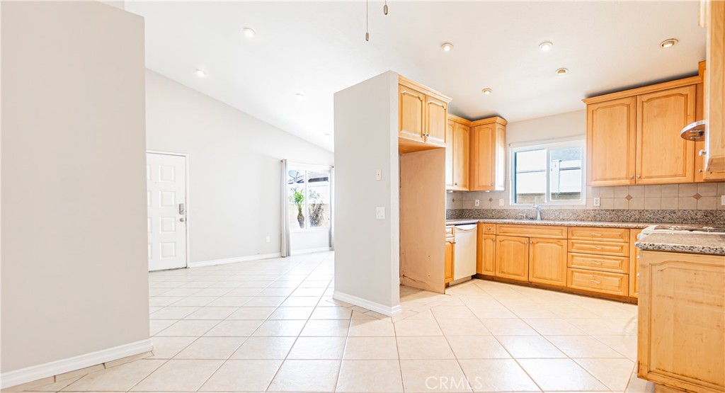 14053 Bluewood Drive Property Photo 6