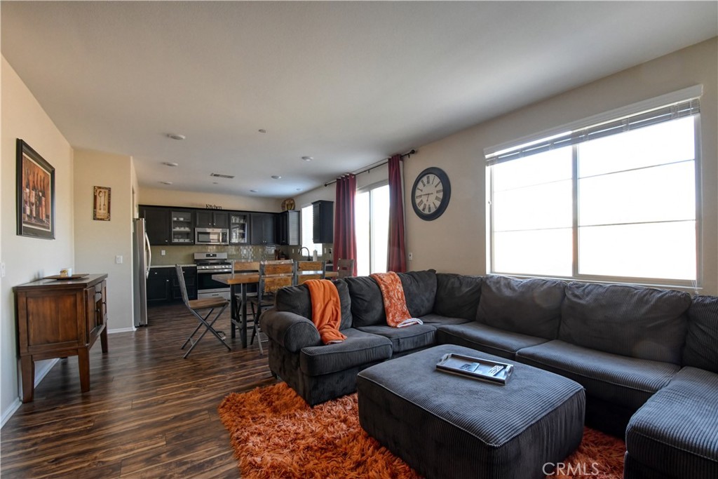 885 Latitude Property Photo 7