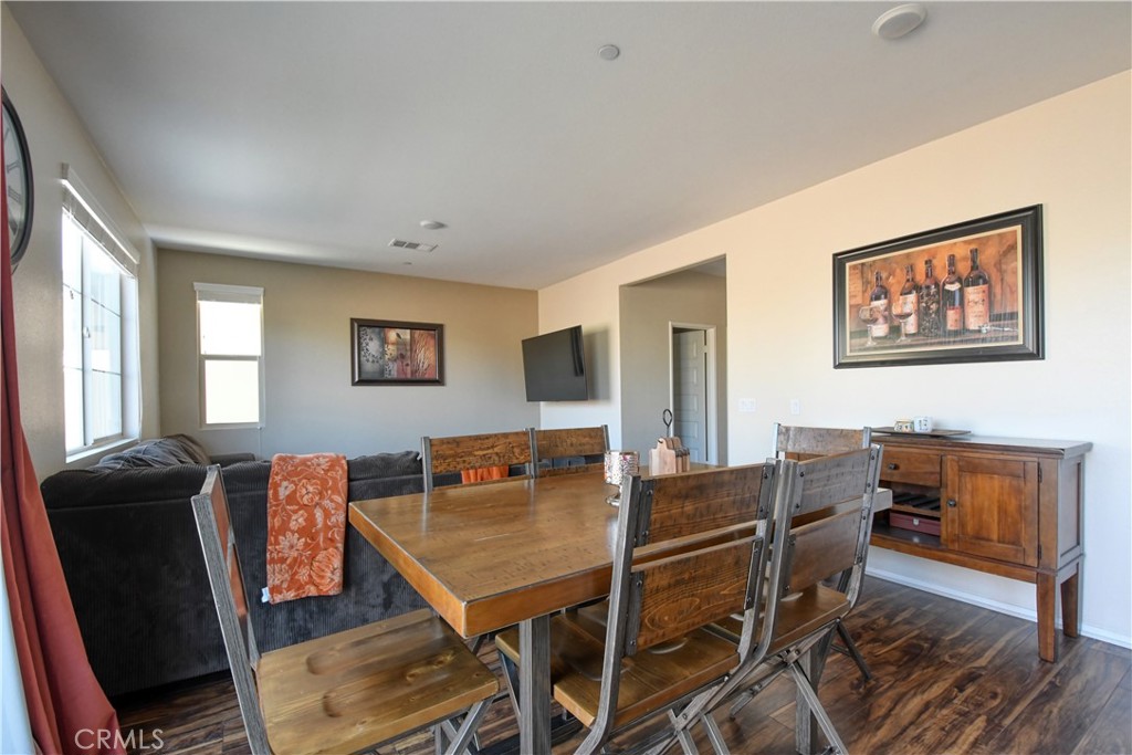 885 Latitude Property Photo 9