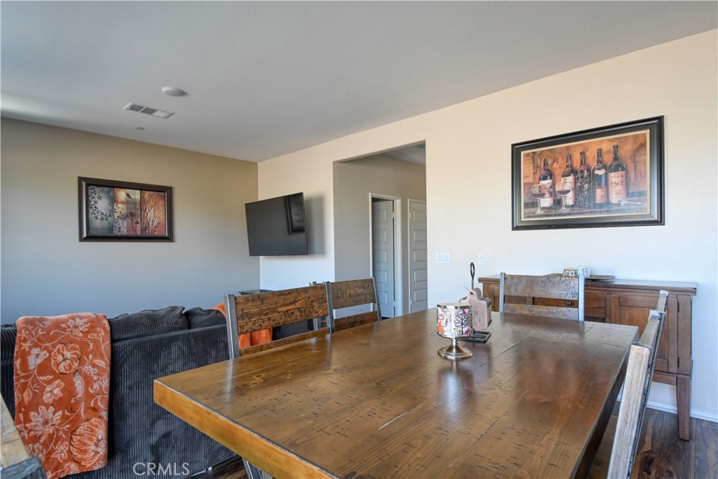 885 Latitude Property Photo 10