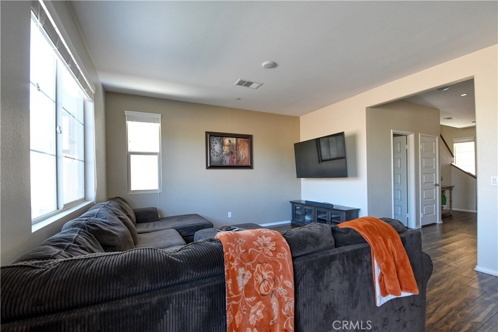 885 Latitude Property Photo 11