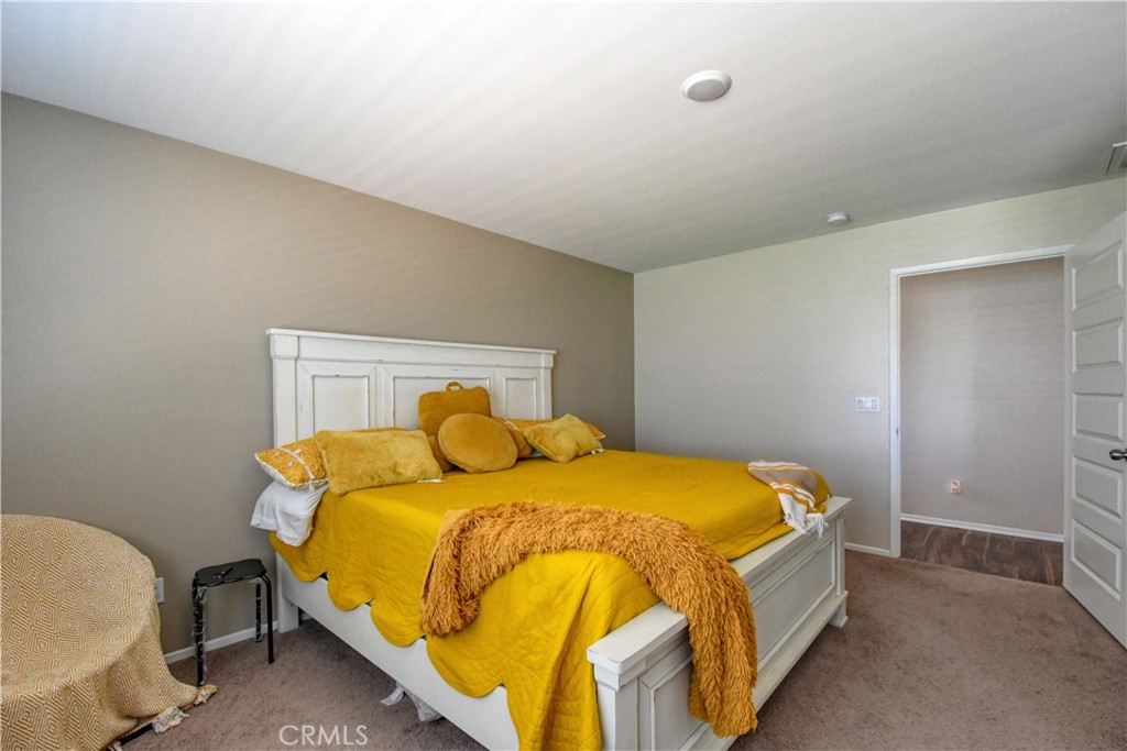 885 Latitude Property Photo 18