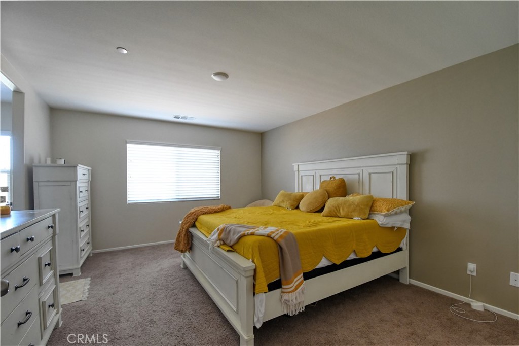 885 Latitude Property Photo 19