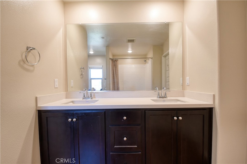 885 Latitude Property Photo 21