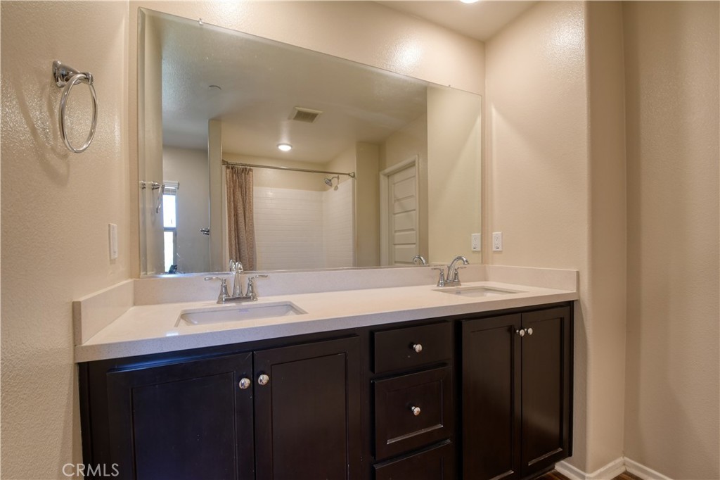 885 Latitude Property Photo 22