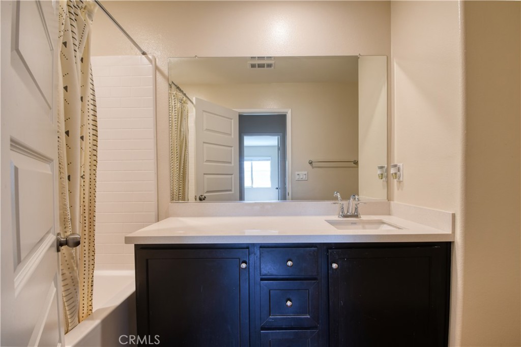 885 Latitude Property Photo 28