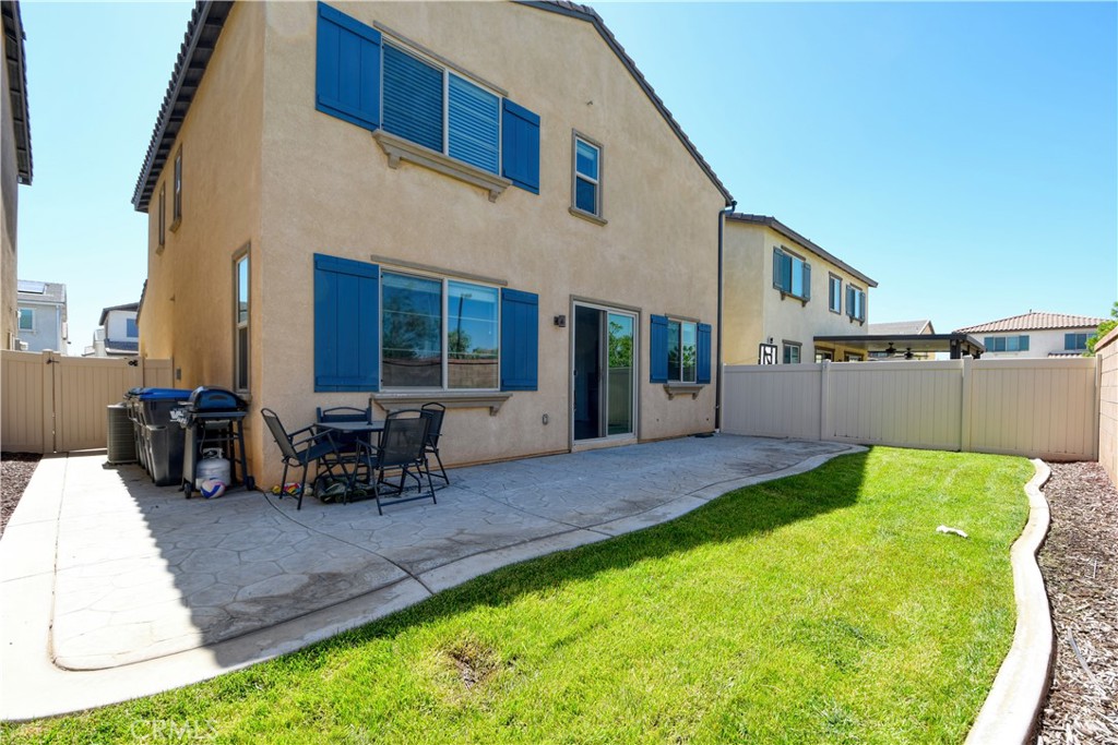 885 Latitude Property Photo 34