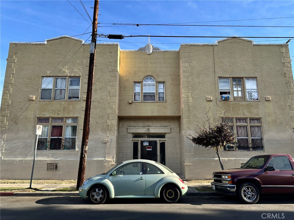 303 E 35th Street Property Photo 1