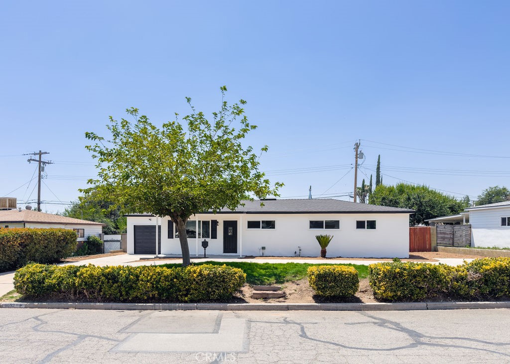 6692 Elm Avenue Property Photo 1