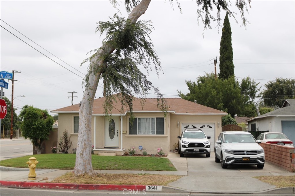 3641 W Oak Avenue Property Photo 1