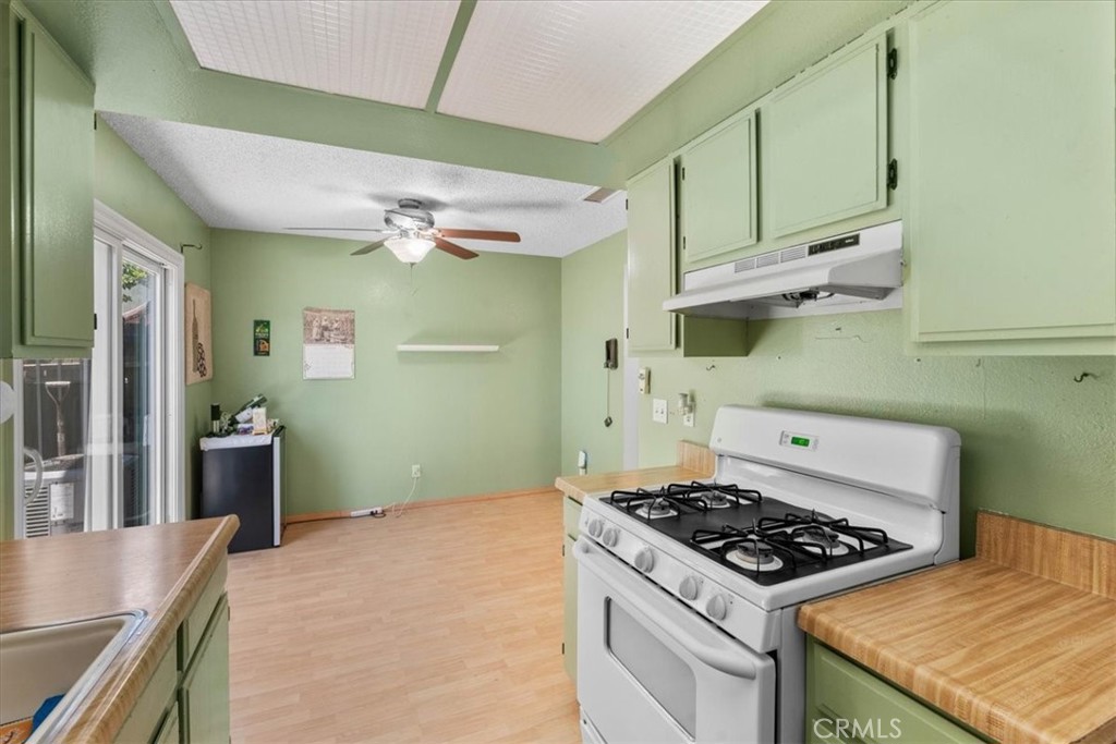 9100 Acacia Avenue 6 Property Photo 16